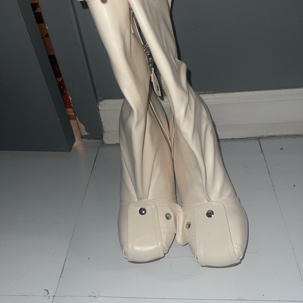 EGO Boots